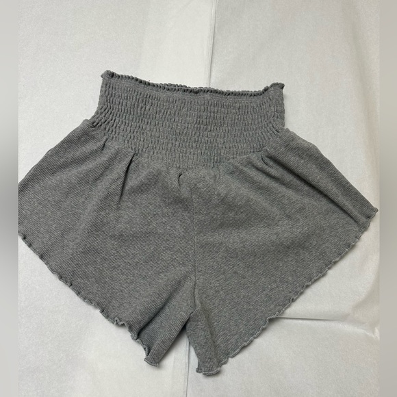 Lovers + Friends Rosabelle Shorts in Grey 🦋 - Picture 8 of 9